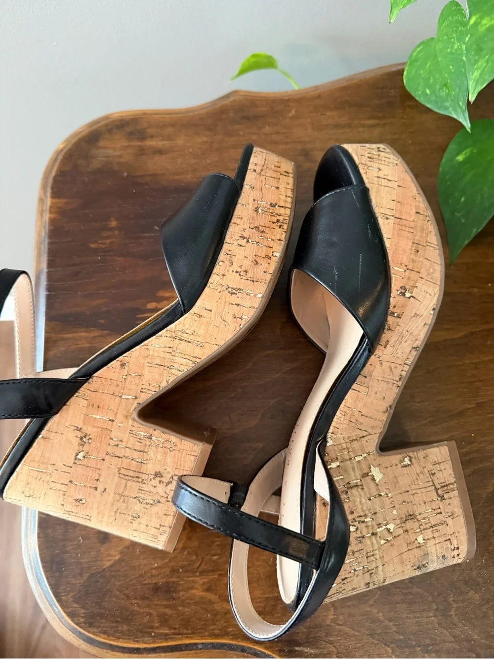 Kelly & Katie Black Leather Platform Sandals. Size 7